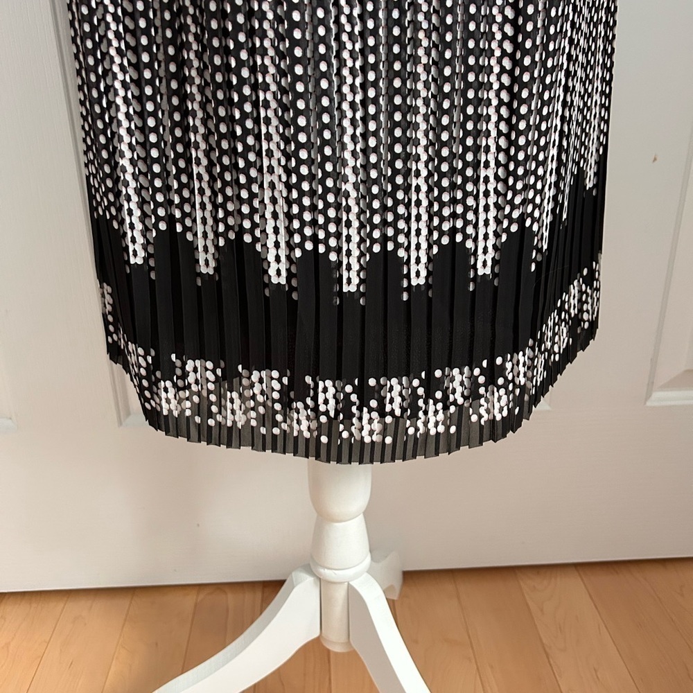 NWT MAX STUDIO Maxi, Sleeveless, Pleated, Polka Dots, Dress, Black & White Large - Picture 5 of 9